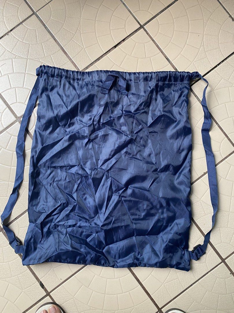 Skechers Draw string bag (Category: Belt bags, Clutches and Pouches) located in Pasig City. Submitted by xhuming-2 (Listing ID 1463175074, Image 2). Description: •gaing Japan.