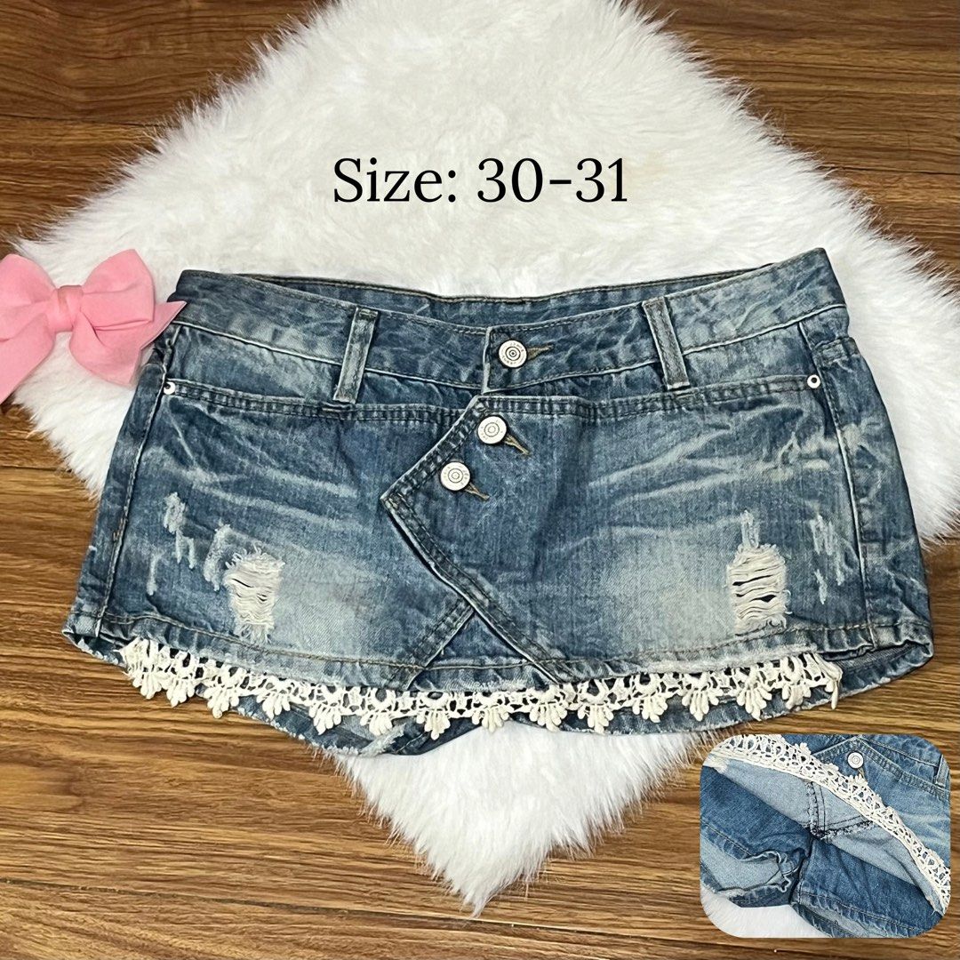 Skort (size 30-31) (Category: Shorts) located in Antipolo. Submitted by sldchloe_declutters (Listing ID 1463278436, Image 1). Description: Loc: Antipolo.