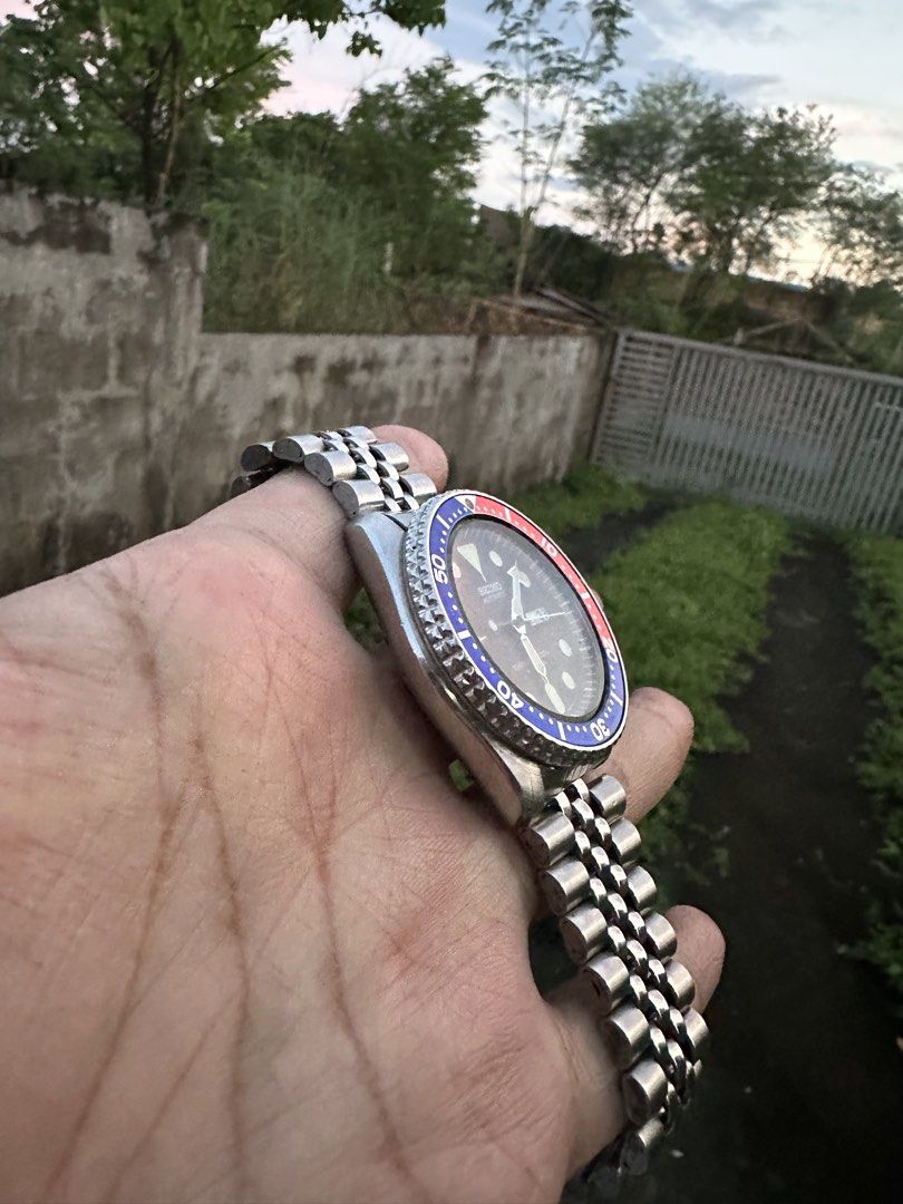 SKX DIVERS (Category: Men's Watches) located in Angeles City. Submitted by wristoptions (Listing ID 1463223275, Image 2). Description: replacement steel strap overall no other replacement last seviced september 02, 2026 Good running condition .
