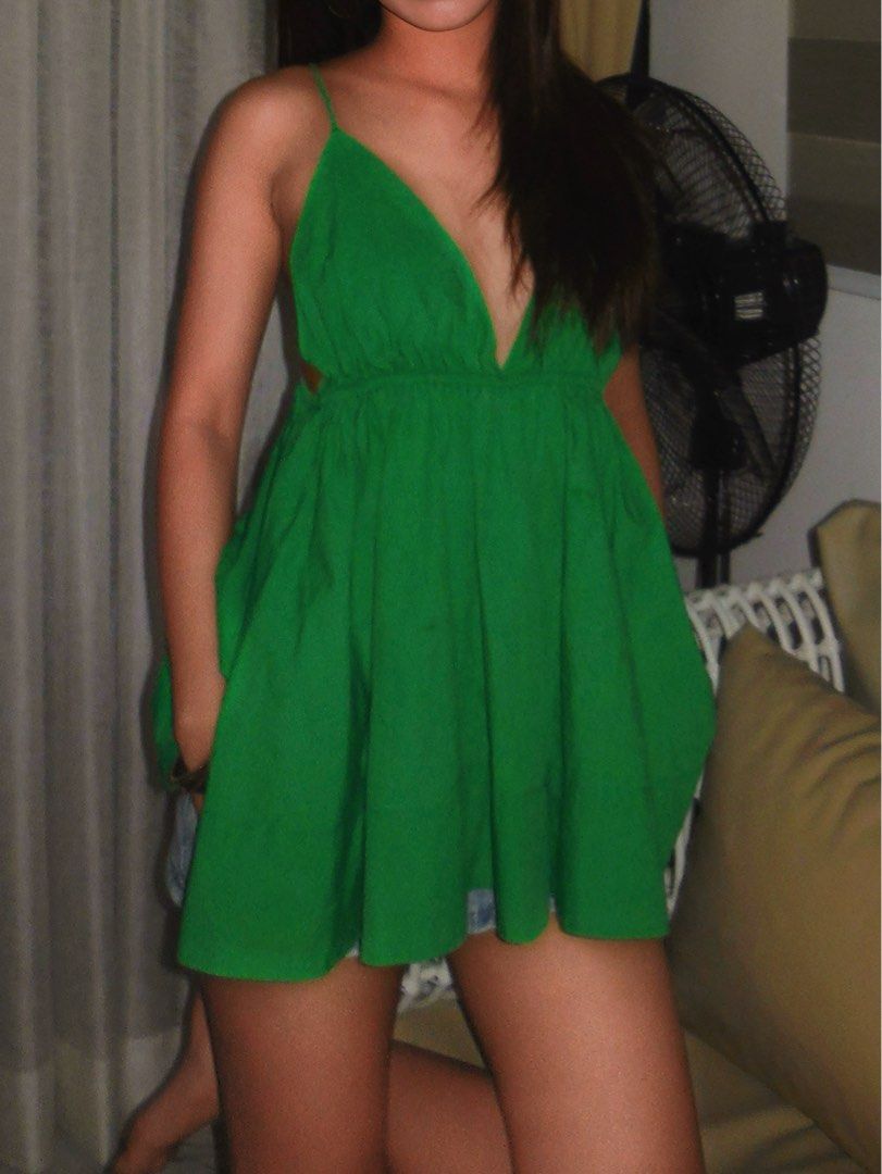 Sleeveless V- Neck Backless Flare Mini Dress (Category: Blouses) located in Tarlac. Submitted by sheena_00 (Listing ID 1463170809, Image 3). Description: Good as new, Isang beses ko palang nagamit. Message me for actual pictures and details. .