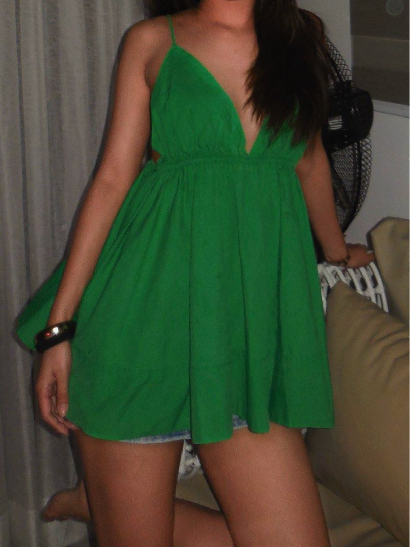 Sleeveless V- Neck Backless Flare Mini Dress (Category: Blouses) located in Tarlac. Submitted by sheena_00 (Listing ID 1463170809, Image 1). Description: Good as new, Isang beses ko palang nagamit. Message me for actual pictures and details. .