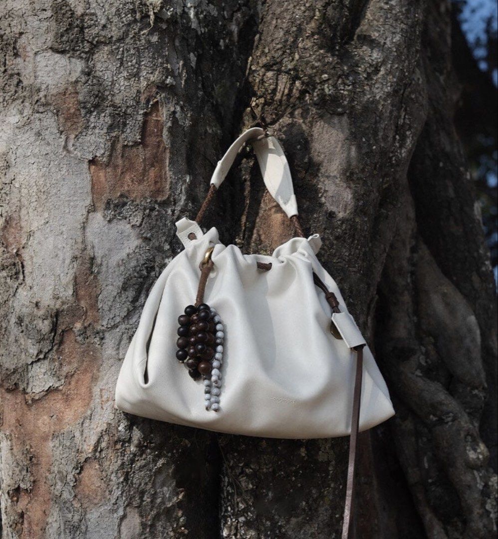 Songmont Small Gather Bag - Cloud (Category: Shoulder Bags) located in Quezon City. Submitted by pre.by.a (Listing ID 1463189621, Image 2). Description: Brand new Bought in China With free leather protector.