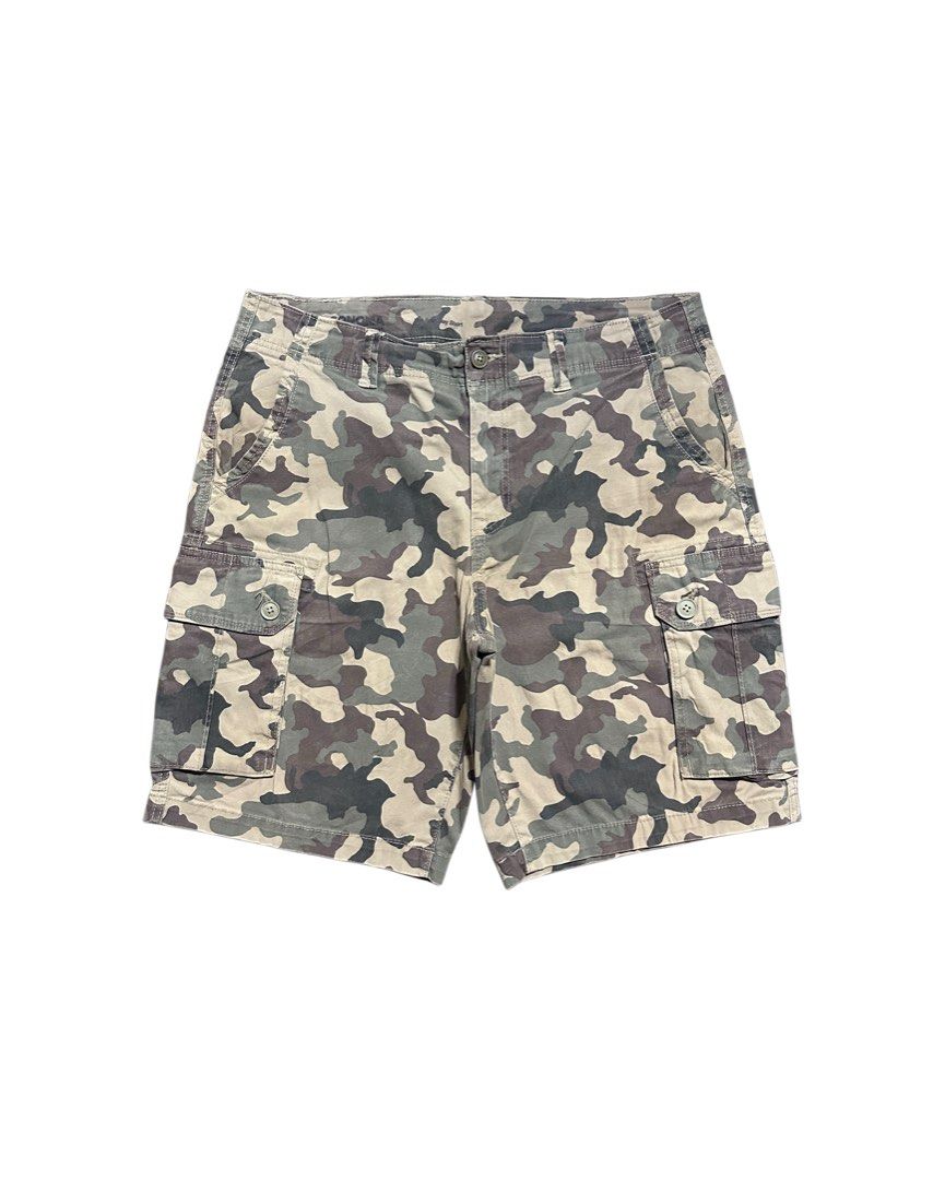Sonoma Camouflage Cargo Short (Category: Shorts) located in Guiguinto. Submitted by bottomsup_lootfinds (Listing ID 1463201027, Image 1). Description: Sonoma Camouflage Cargo Short Size on tag: 36 waist 36-38 length 21 hem/leg hole 12.5 signs of usage.