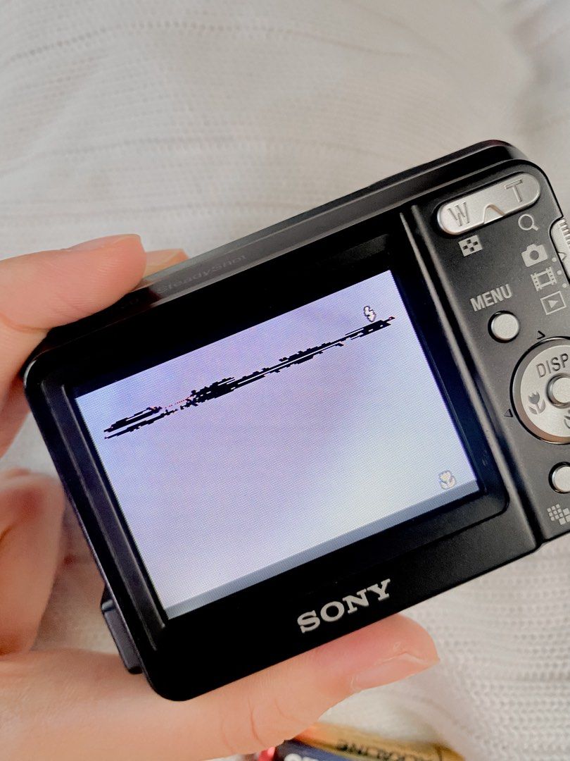Sony Cybershot DSC-S930 (Category: Cameras) located in Manila. Submitted by pauleans_web (Listing ID 1463185399, Image 3). Description: ༘˚⋆ ʚɞ｡⋆𖦹.˚ Sony Cybershot DSC-S930 ⤷ ₱2,999 🧸ིྀ • 10.1 MP CCD sensor • 3× optical zoom (35–105mm) • 2.4” LCD screen • Fully functional (zoom, button, video, filters.,etc) 𑣲⋆ Issue/s: Lcd Burn [output not affected:)] ˖°📷 ༘ 𝙞𝙣𝙘𝙡𝙪𝙨𝙞𝙤𝙣𝙨: Camera unit, battery 💌 FAQ: note that this is a pre-loved camera