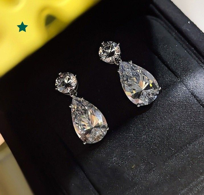 Sparkling Pear Cut Drop Earrings (Category: Earrings) located in Manila. Submitted by shine_diamond88 (Listing ID 1463323976, Image 3). Description: 2.5 ct pear cut dangle earrings lab grown diamond 14k whitegold.
