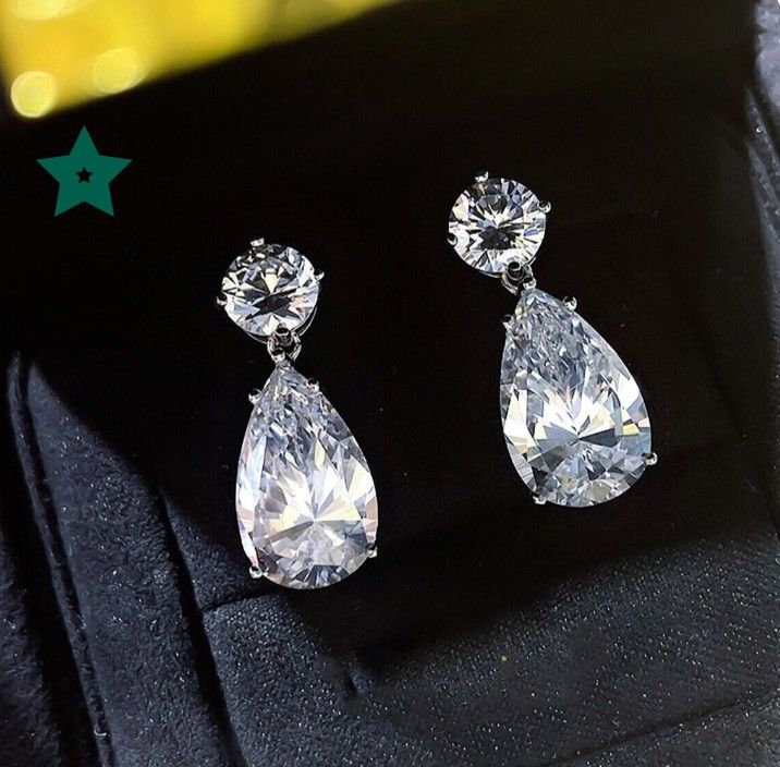 Sparkling Pear Cut Drop Earrings (Category: Earrings) located in Manila. Submitted by shine_diamond88 (Listing ID 1463323976, Image 1). Description: 2.5 ct pear cut dangle earrings lab grown diamond 14k whitegold.