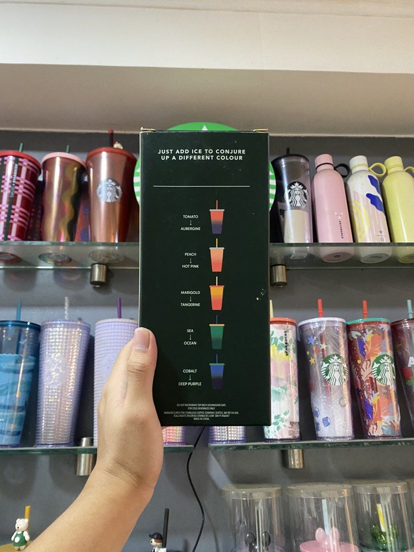 Starbucks Color-Changing Reusable Cold Cups Set (Category: Water Bottles & Tumblers) located in Paranaque City. Submitted by jayisnottyfound (Listing ID 1463213945, Image 2). Description: - Set of 5 Starbucks reusable cold cups - Cups change color with ice! - Each cup is 24 oz - Includes 5 lids - Includes 3 straws - Please wash before use - Do not expose to sunlight for long periods.