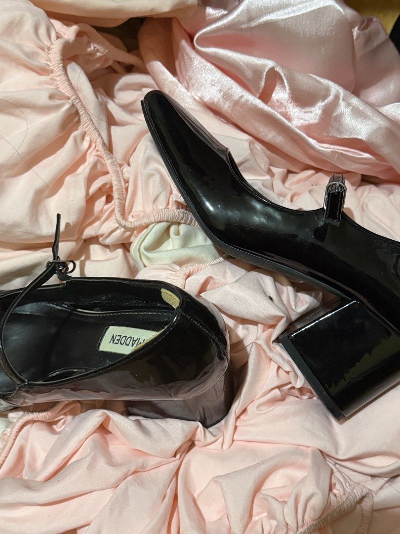 Steve Madden Mary Jane Heels (Category: Heels) located in Quezon City. Submitted by dayyandayyan (Listing ID 1463261961, Image 2). Description: Shoes are still in good condition, only added cushion for comfort. The shoes is slightly big for me. Size: 7.5 US (good for size 7 wide feet).