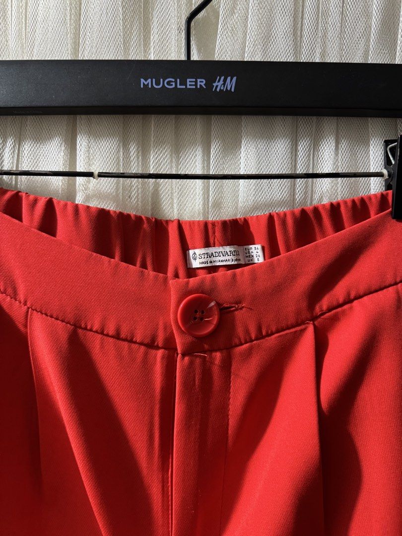 Stradivarius Red Trouser (Category: Other Bottoms) located in Taguig. Submitted by saintchristian (Listing ID 1463252317, Image 2). Description: .