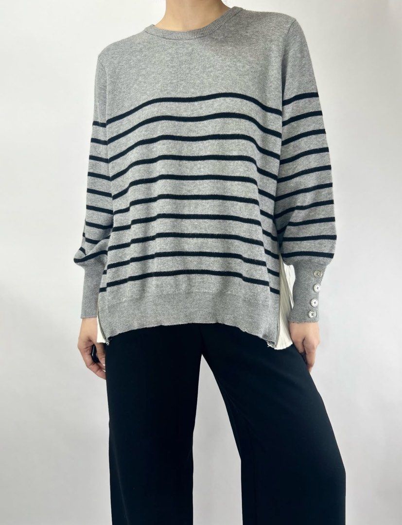 Striped sweater (Category: Longsleeves) located in Tacloban City. Submitted by homeresmik34297 (Listing ID 1463325362, Image 2). Description: Small-medium 28".