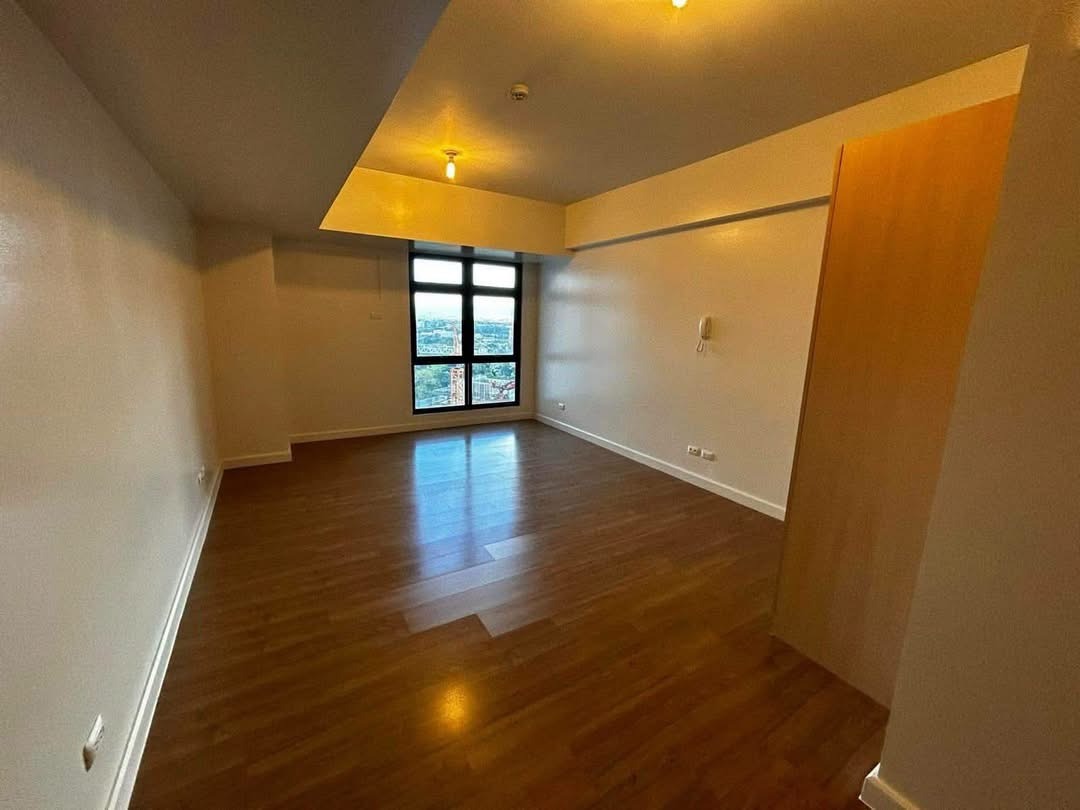 (Category: ) located in . Submitted by camillesiscar.realestate (Listing ID 1463187996, Image 1). Description: .