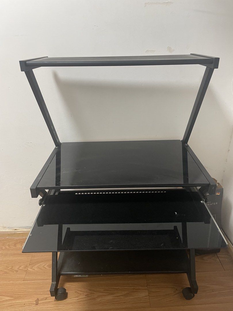 Study table （分類：桌子）位於 Hong Kong。 由 kkk1985 提交（商品編號 1463252150，圖片 2）。簡介： FREE : Collect from Eastern Street , SYP . 3rd floor ( walk up ) 。