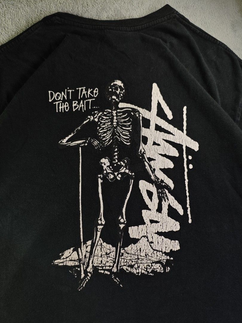 Stussy Don't Take The Bait Black Tee (Category: Tshirts & Polo Shirts ) located in San Pedro. Submitted by chronothrift2ndacc (Listing ID 1463183821, Image 2). Description: - Size: XL (W23 x 29L) - Condition: 8.5/10 - Color Rate: 9/10 - Flaws: Hairline Cracks / Very Minor Pinhole MOD: J&T Express / Lalamove / Meet MOP: Gcash / Bank Transfer.