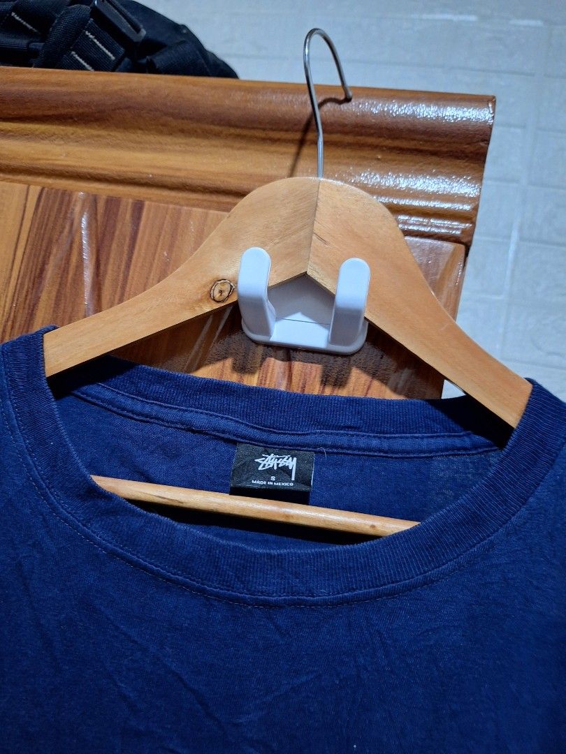 Stussy Plain shirt (Category: Tshirts & Polo Shirts ) located in Carmen. Submitted by ar_thrift00 (Listing ID 1463270556, Image 3). Description: - Brand: Stussy - Type: Plain T-Shirt - Color: Navy Blue - Size: Large (L) - Material: 100% Cotton - Style: Classic, versatile - Perfect for everyday wear.