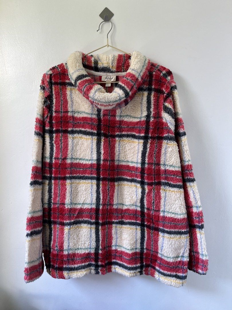 Style & Co Plaid Fleece Pullover (Category: Coats, Jackets and Outerwear) located in Santa Rosa. Submitted by thrifty_bev (Listing ID 1463226886, Image 2). Description: - Cozy plaid fleece pullover from Style & Co. - Super soft and warm material - Features a comfortable cowl neck - Ideal for chilly days - Size: Large (L).