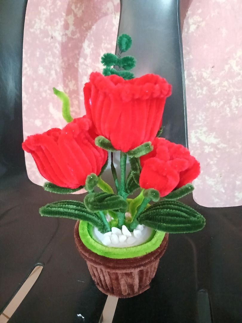 Flower in a pot - Fuzzy Wires (Category: Artificial Plants & Flowers) located in Cebu City. Submitted by ava_creates (Listing ID 1463284989, Image 3). Description: Available flower in a pot: Sunflower Rose Tulips.