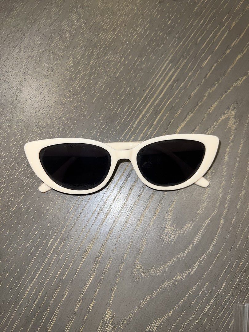 SUNGLASSES 10 pcs for 600 only (Category: Sunglasses & Eyewear) located in Cavite. Submitted by abadsarah (Listing ID 1463222813, Image 2). Description: 10 pcs for 600 only.