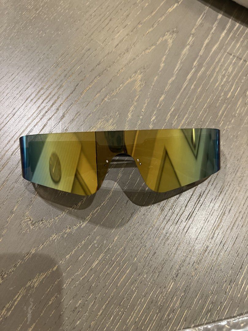 SUNGLASSES 10 pcs for 600 only (Category: Sunglasses & Eyewear) located in Cavite. Submitted by abadsarah (Listing ID 1463222813, Image 3). Description: 10 pcs for 600 only.