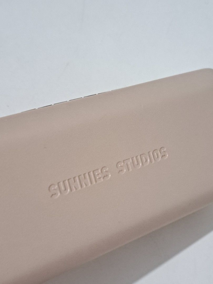 Sunnies Studios Hard Case For Glasses (Category: Sunglasses & Eyewear) located in Taguig. Submitted by authprelovedonlineshop1 (Listing ID 1463267261, Image 2). Description: Sunnies Studios Hard Case For Glasses Brand new! Php148 🍀All items are preloved unless stated as brand new. 🍀Please manage your expectations. Major flaws will be indicated, if any. 🍀Color may vary due to lightning and photography. 🍀Always read the caption for details. 🍀N