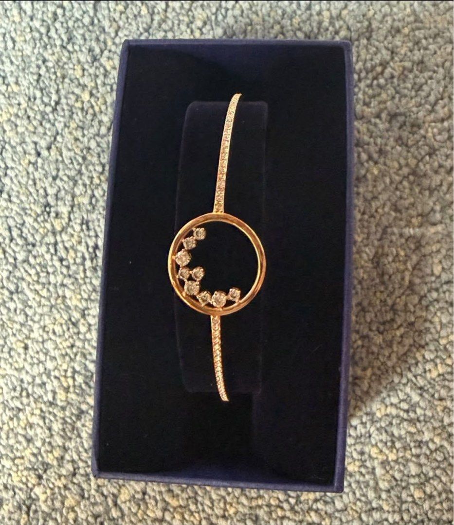Swarovski Bracelet (Category: Bracelets) located in Quezon City. Submitted by liezl.marie (Listing ID 1463163026, Image 2). Description: New Authentic Swar0vsk! North Bangle featuring a rose gold-tone plated finish. 4500 Open for layaway. Disclaimer: We are not affiliated, associated, authorized, endorsed by or in any way officially connected with any other company or luxury brand. All copyrights are reserved to the original brand..