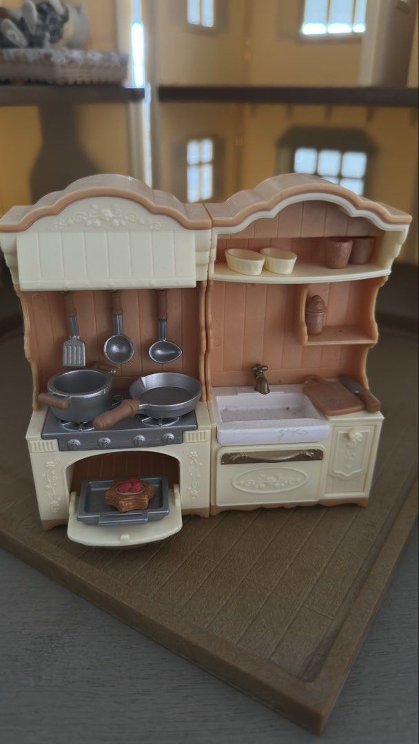 Sylvanian Families Kitchen Set (Category: Kids Toys) located in Davao. Submitted by daalireza (Listing ID 1463146528, Image 1). Description: 📩 for more info!.