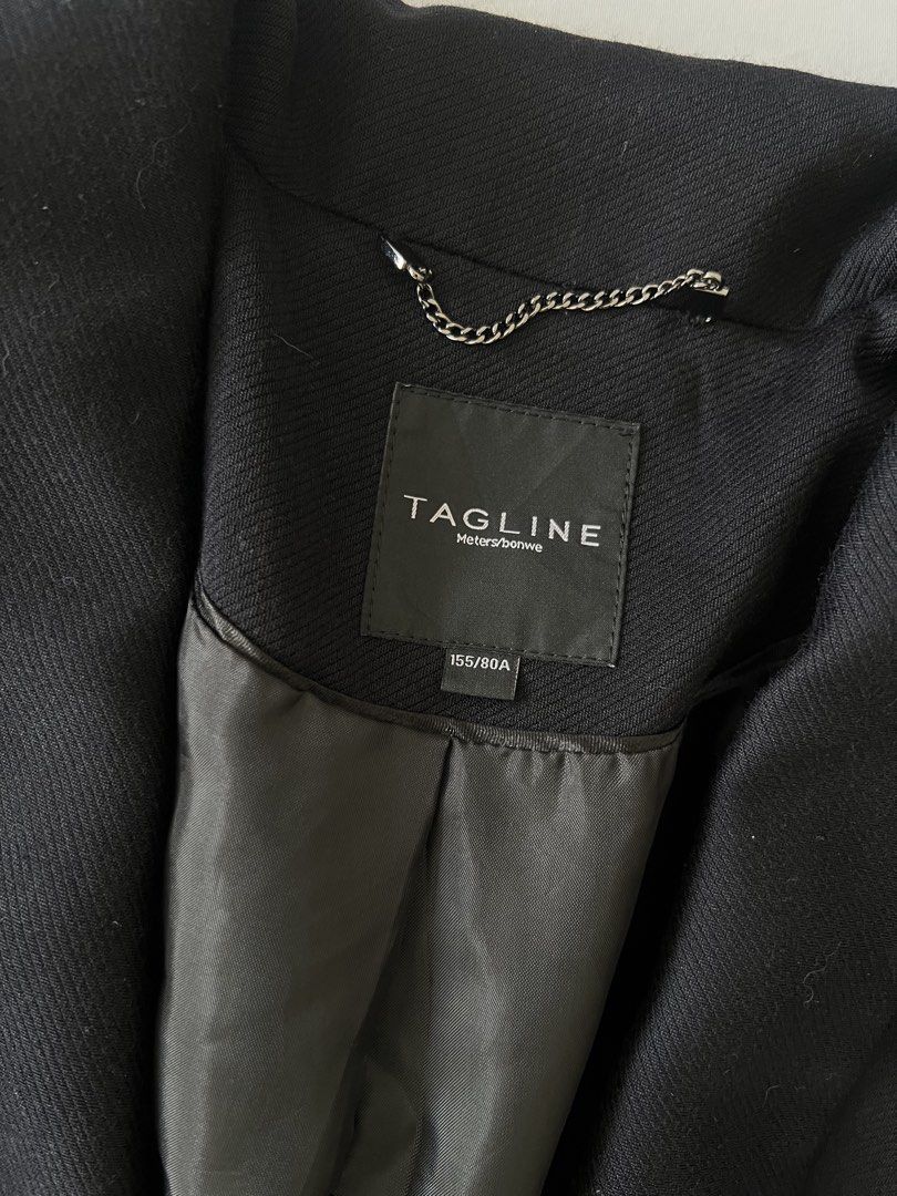 TAGLINE Black Shawl Collar Blazer (Category: Coats, Jackets and Outerwear) located in Manila. Submitted by gentlefox.d9cb54 (Listing ID 1463144445, Image 2). Description: - TAGLINE black blazer - Elegant shawl collar design - Two functional front pockets - Fully lined for comfort and a polished look - Versatile: great for work or evening wear - Easily pairs with dresses or trousers.