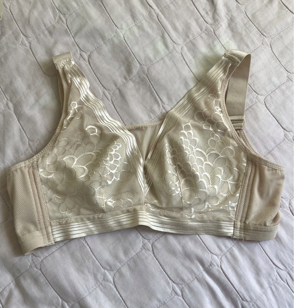 Take all Bundle Regular Pads Lace Bras 8pcs + 1 Size 38 D (Category: Undergarments & Loungewear) located in Bacoor. Submitted by ellelilou (Listing ID 1463229933, Image 3). Description: 🧸 for take all only (8pcs + 1 free sport bra) 🧸 SIZE 38 CUP D 🧸 i mined this sa blackapp (tktok), but i never ended up using it kasi the pads are too big for me pala 🧸 best for big busted girlies that want full coverage 🧸 thrifted so expect 2nd hand condition