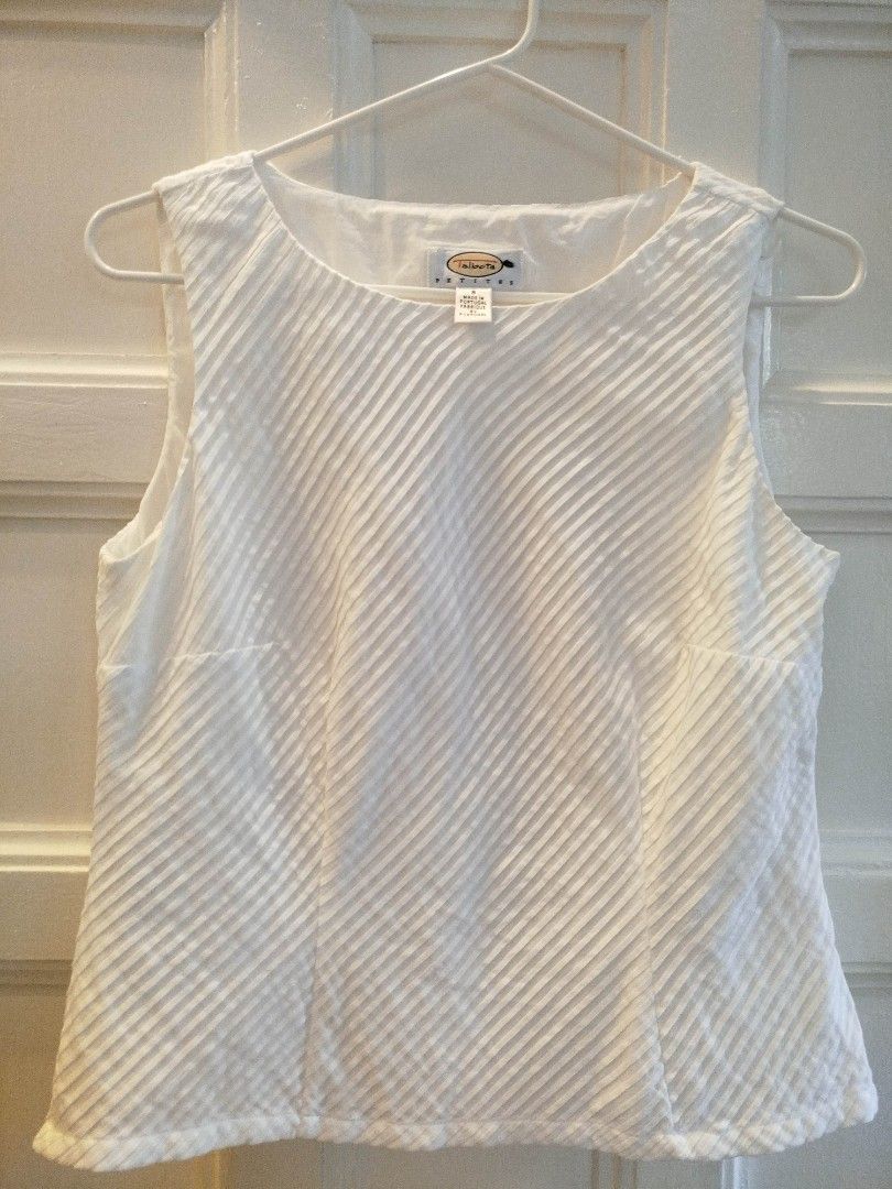 Talbots (Category: Sleeveless) located in Las Pinas. Submitted by wisedragon-84af (Listing ID 1463219813, Image 3). Description: Talbots Petites 8 made in Portugal Fabrique au Portugal.