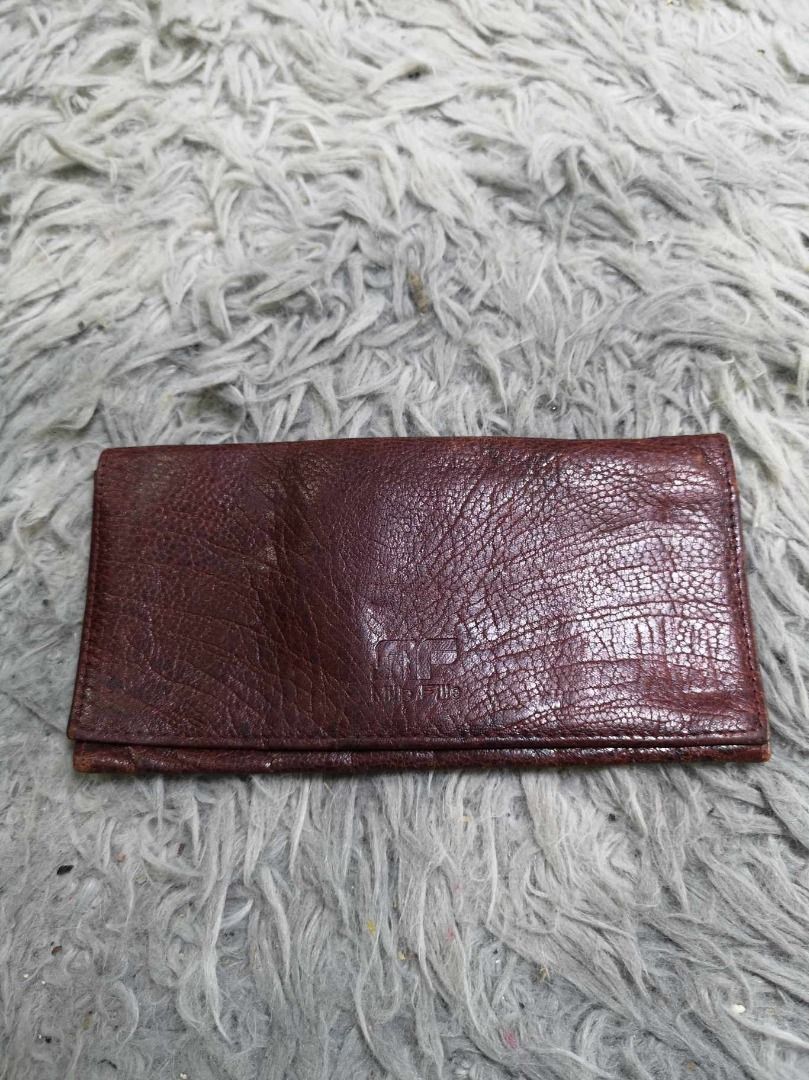Textured Brown leather Bifold Long Wallet (Category: Wallets & Card Holders) located in Santa Cruz. Submitted by jmy_surplus.2 (Listing ID 1463127111, Image 1). Description: Size ; L - 3.6 W - 7.1 Color ; Brown Type ; Wallet Brand ; No brand Material ; Leather Style ; Leather Bifold Long Wallet LR 129 JMY 4 Batch #223.