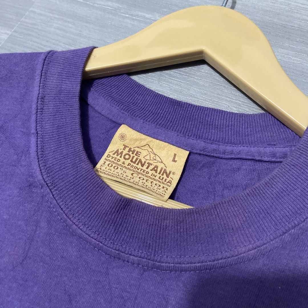 The Mountain (Category: Tshirts & Polo Shirts ) located in Batangas. Submitted by hanz.dodge (Listing ID 1463265955, Image 3). Description: Vintage The Mountain "Amy Brown Believe" 📌24 Width / 31 Length (XLarge Best fit) 📌9/10 Color Rate 📌Dyed in lower part (as you see on picture) 📌Excellent Condition 🏷️550.