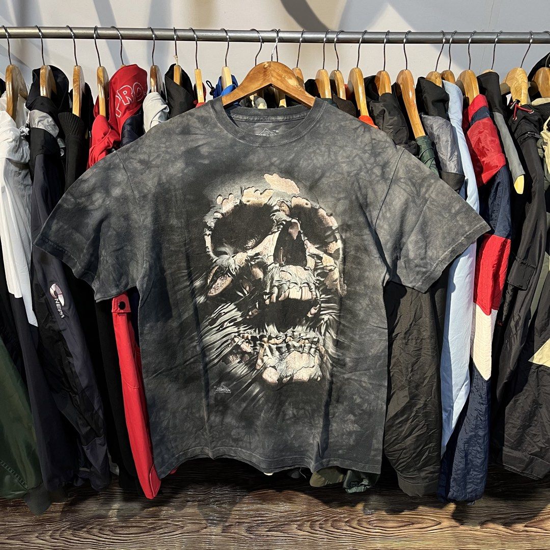 The Mountain Undead Skull Tee (Category: Tshirts & Polo Shirts ) located in Kabasalan. Submitted by yourgamiii (Listing ID 1463297813, Image 1). Description: The Mountain Undead Skull Tee Large (20x30) Excellent No Issue.