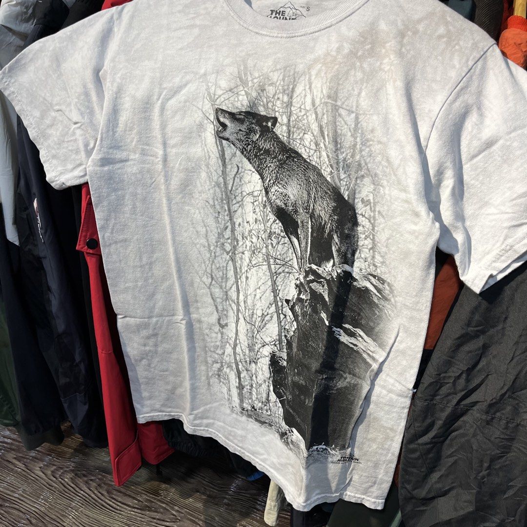 The mountain Wolf Tee (Category: Tshirts & Polo Shirts ) located in Kabasalan. Submitted by yourgamiii (Listing ID 1463298213, Image 2). Description: The mountain Wolf Tee Small (18x27) Excellent .