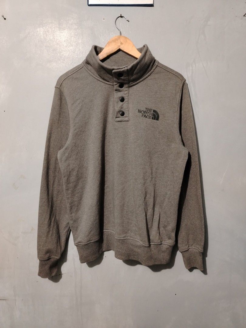 The North Face Fleece jacket (Category: Coats, Jackets and Outerwear) located in Bocaue. Submitted by adrianberi35876 (Listing ID 1463303856, Image 2). Description: The North Face Width:22.5 Length:27 Good Condition Issue:minimal sunfade not noticeable or d naman gano pansinin.