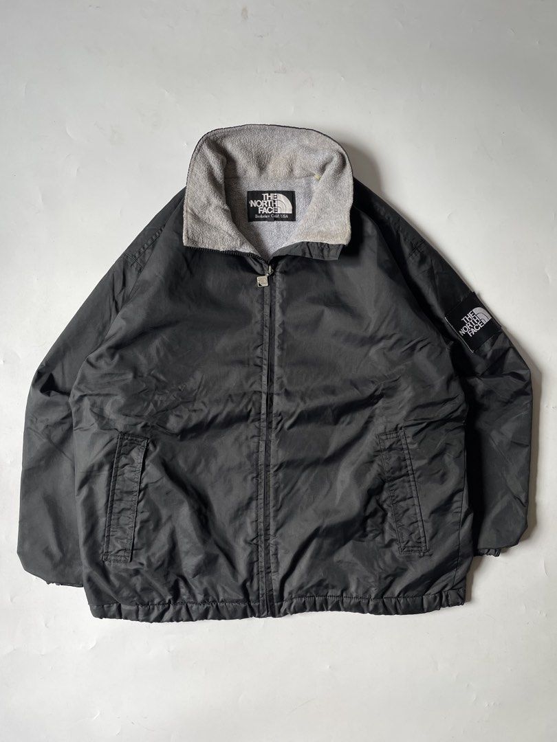 THE NORTH FACE lightweight zip-up windbreaker jacket (Category: Coats, Jackets and Outerwear) located in Baguio. Submitted by chronicles_cache (Listing ID 1463269662, Image 1). Description: Condition: Great Size tagged: L Width: 25 Length: 29 Shoulder: 23 Sleeve: 22.5.