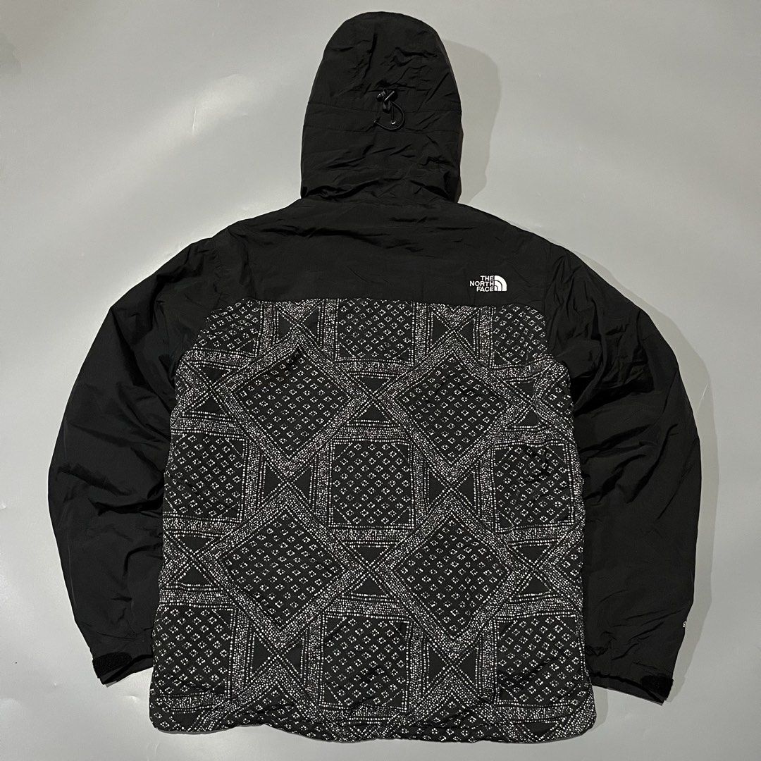 The North Face Novelty Dot Shot Puffer Jacket (Category: Coats, Jackets and Outerwear) located in Manila. Submitted by tnerb_buynsell1 (Listing ID 1463266854, Image 2). Description: Medium on tag As new condition Color rate 9.5/10 No issues.