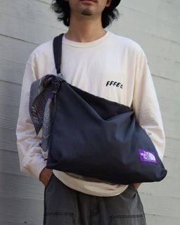 (Category: ) located in . Submitted by thehypewear.co (Listing ID 1463182978, Image 1). Description: .