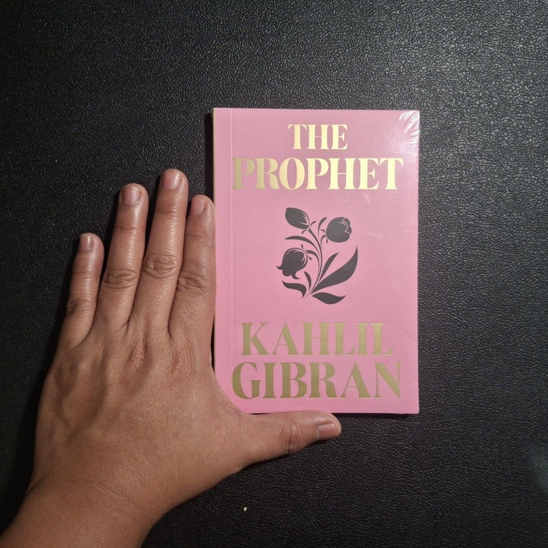 THE PROPHET by Khalil Gibran (Pocket Classic) (Category: Storybooks) located in Borongan. Submitted by murabooks (Listing ID 1463213346, Image 2). Description: New, sealed. Very small book. Happy reading!! Fingerprint! Pocket Classics are perfect pocket-sized editions with complete original content. Convenient to carry, priced right, and ideal for gifting and collecting, each classic with its vibrant cover and flap jacket offers an ultimate readi
