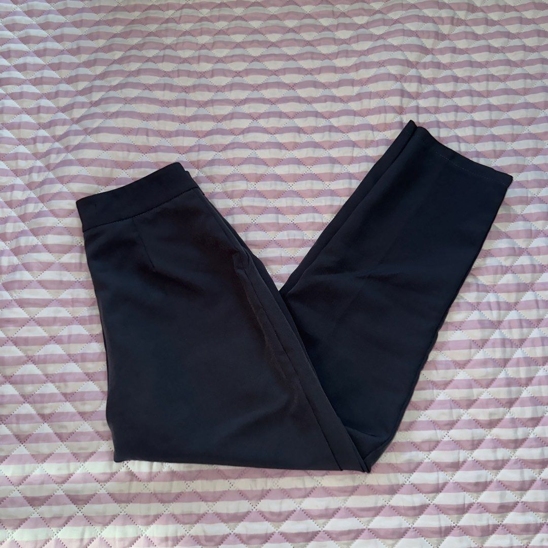 The Underground Designer Pants Size S (Category: Other Bottoms) located in Bauang. Submitted by meow.dcltr (Listing ID 1463187594, Image 1). Description: the underground designer chloe pants - small grey color length: 34 inches, waist: 12 inches no issues/flaws. 100% authentic. first to pay basis ‼️.