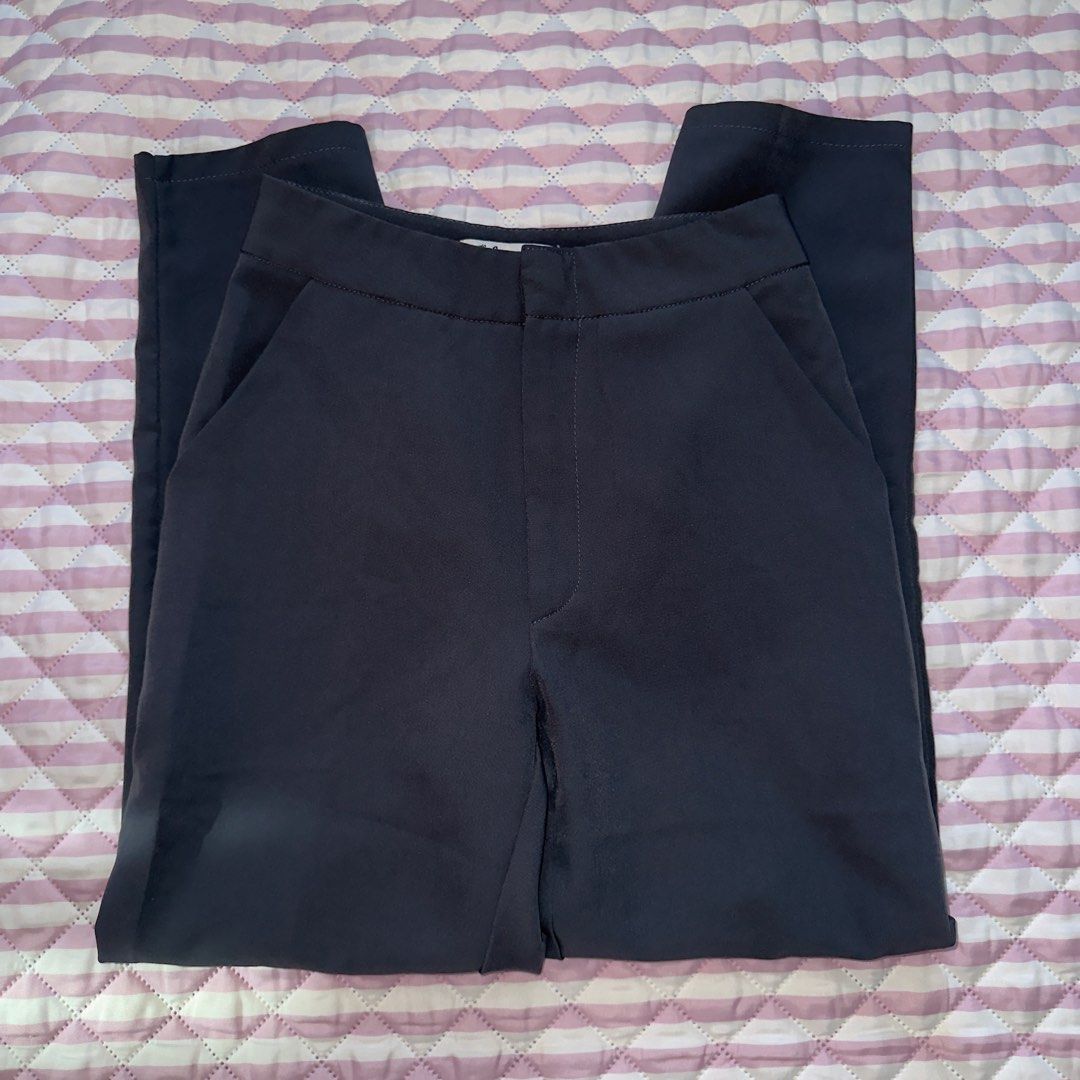 The Underground Designer Pants Size S (Category: Other Bottoms) located in Bauang. Submitted by meow.dcltr (Listing ID 1463187594, Image 3). Description: the underground designer chloe pants - small grey color length: 34 inches, waist: 12 inches no issues/flaws. 100% authentic. first to pay basis ‼️.
