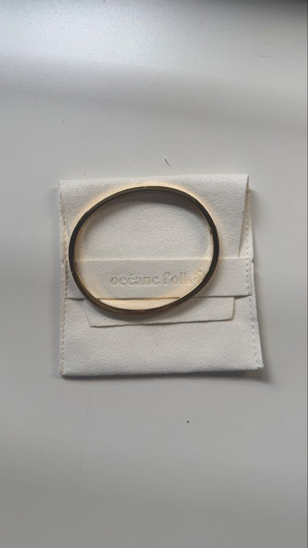 Thin Classic Bangle (Category: Bracelets) located in Quezon City. Submitted by shoppingcl (Listing ID 1463149899, Image 2). Description: • Brand new, never been worn with original packaging • Retails for ₱890, sold out online • 5.9 x 4.8cm inner diameter • 18k gold on stainless steel.