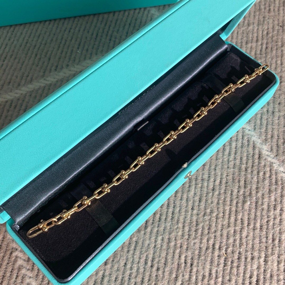 Tiffany蒂芙尼 HardWear 小號 玫瑰金 鏈環手鍊 （分類：飾物及配件）位於 Hong Kong。 由 eluse_luxury 提交（商品編號 1463134877，圖片 1）。簡介： Tiffany蒂芙尼 HardWear 小號 玫瑰金 鏈環手鍊 鏈長約：20.5cm左右 配件：盒子 。
