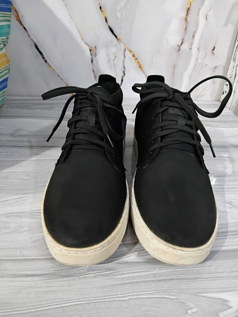 TIMBERLAND DAVIS SQUARE SHOES SIZE 10.9 MEN (Category: Casual Shoes) located in General Mariano Alvarez. Submitted by adonid (Listing ID 1463135439, Image 2). Description: TIMBERLAND DAVIS SQUARE CHUKKA BOOTS SHOES SIZE 10.9 MEN SIGN OF USAGE LOC. GMA CAVITE PHP 800.