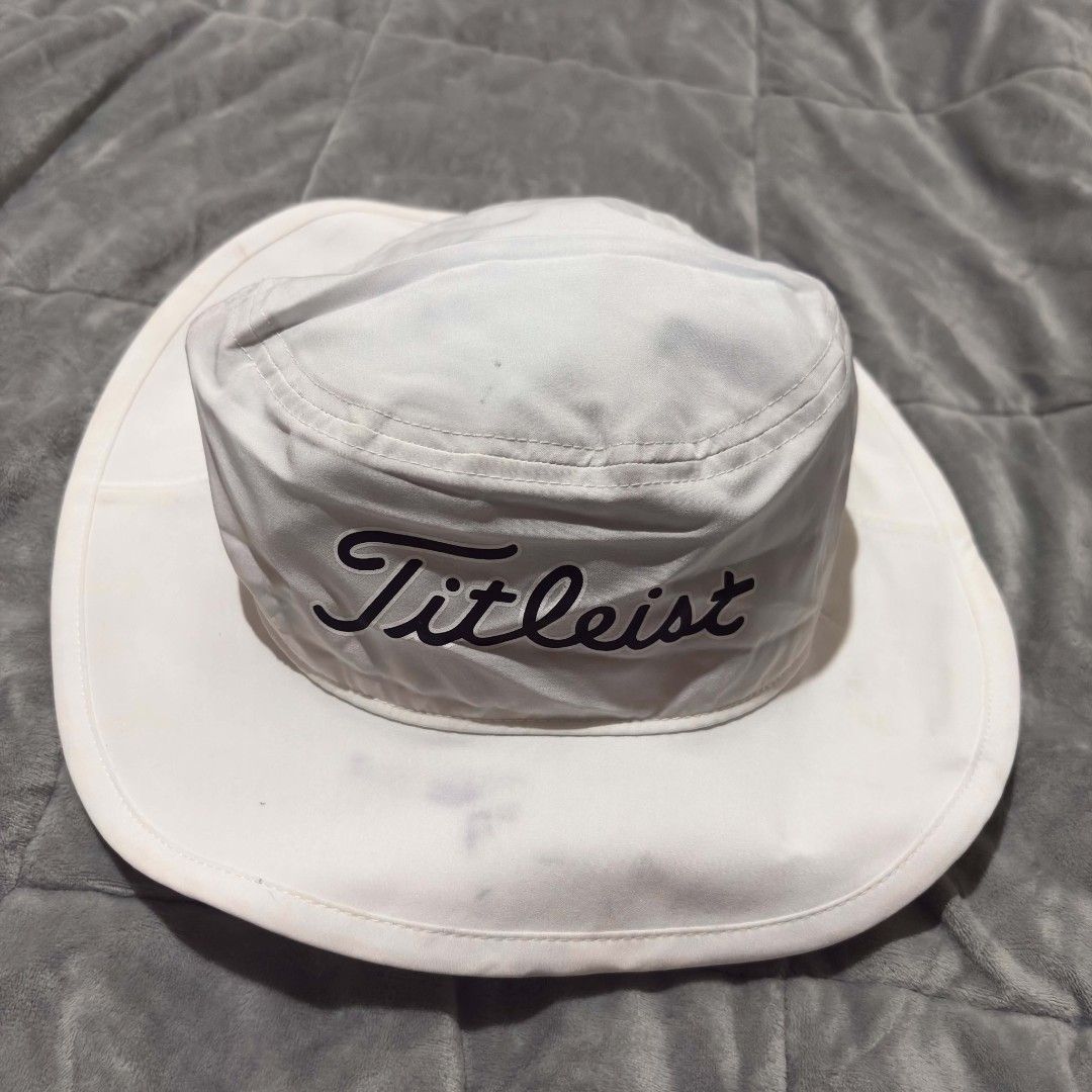 Titleist bucket hat (Category: Hats & Beanies) located in Alburquerque. Submitted by abj_thriftshop (Listing ID 1463195468, Image 3). Description: need wash lang excellent.