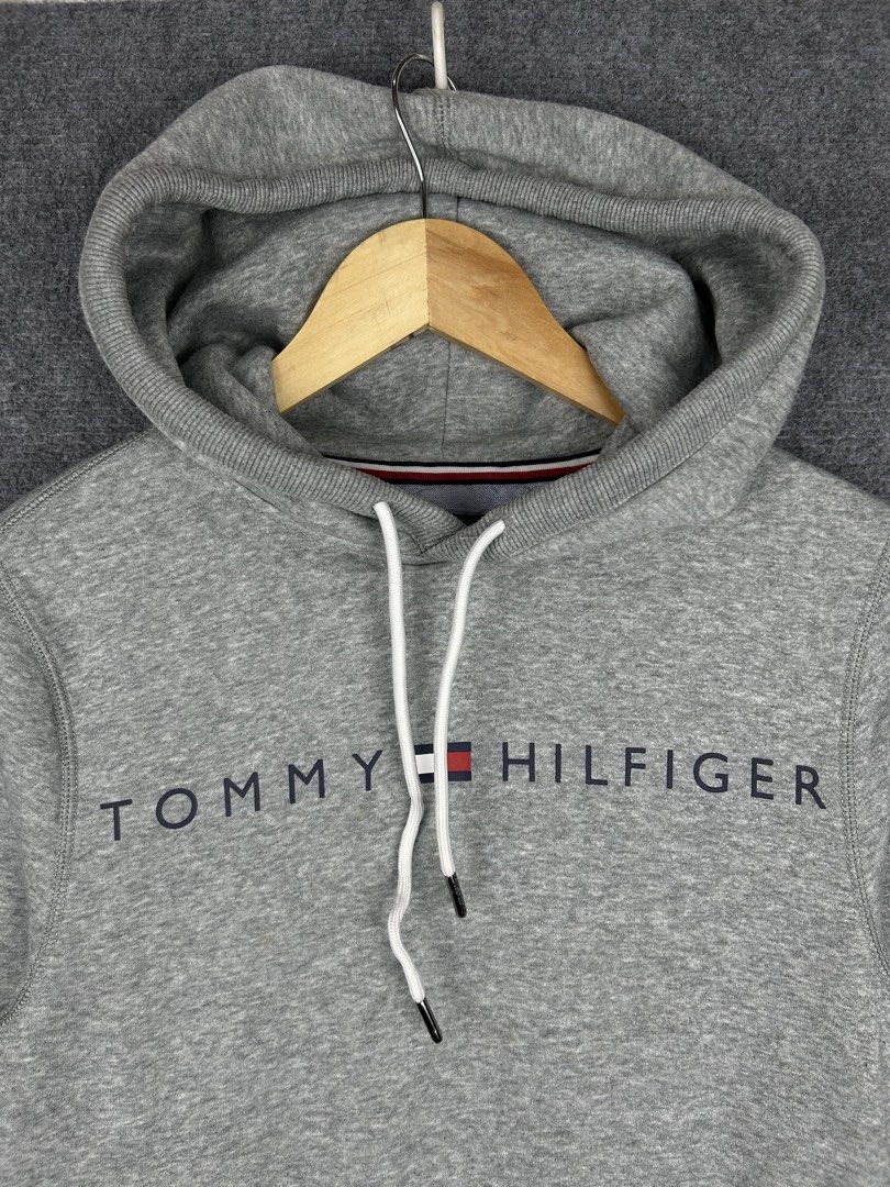 Tommy Hilfiger Hoodie (Category: Hoodies) located in Cebu City. Submitted by tanlawr07 (Listing ID 1463296834, Image 2). Description: Medium fit 20x27 Orig 💯 Good as new No issue 1200 only 📍Cebu City Location .
