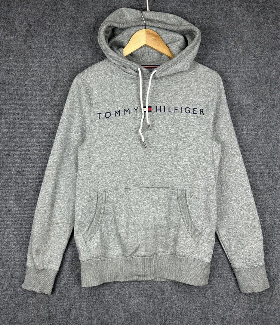 Tommy Hilfiger Hoodie (Category: Hoodies) located in Cebu City. Submitted by tanlawr07 (Listing ID 1463296834, Image 1). Description: Medium fit 20x27 Orig 💯 Good as new No issue 1200 only 📍Cebu City Location .