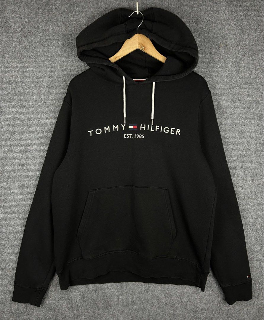 Tommy Hilfiger Hoodie (Category: Hoodies) located in Cebu City. Submitted by tanlawr07 (Listing ID 1463297008, Image 1). Description: Size Large Orig 💯 Excellent Condition No issue 1200 only 📍Cebu City Location .