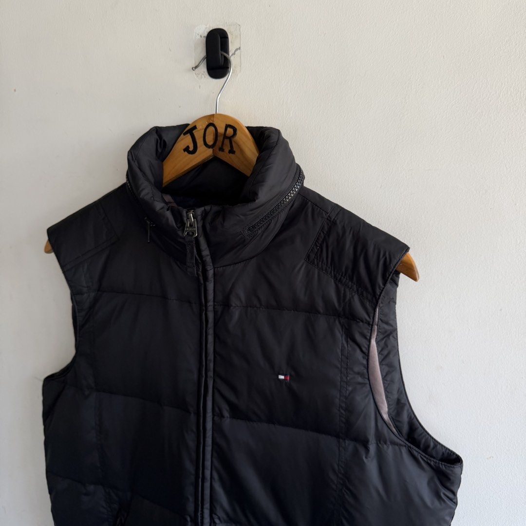 Tommy Hilfiger Puffer Vest (Category: Coats, Jackets and Outerwear) located in San Fernando. Submitted by jorjorr (Listing ID 1463199292, Image 3). Description: Tommy Hilfiger Puffer Vest Packable hood Small on tag 23 width 27 length best fit medium to large Excellent conidtion No issue P1,699.