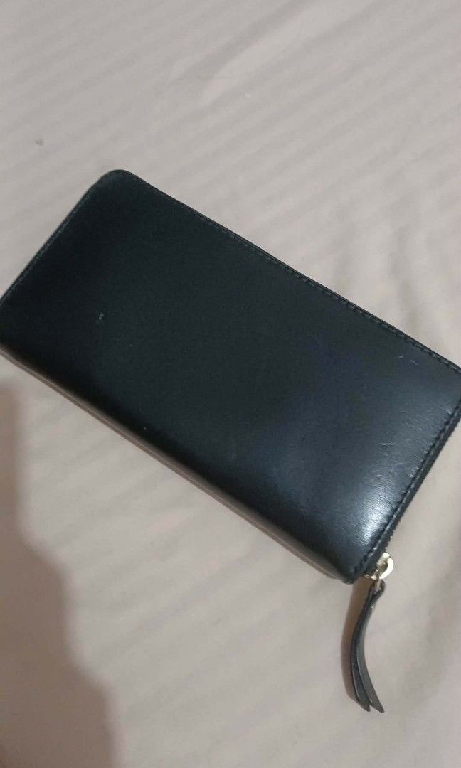 tommy long wallet (Category: Luxury Bags & Wallets) located in San Juan City. Submitted by gentlefire.50c95f (Listing ID 1463174508, Image 2). Description: price is negotiable.