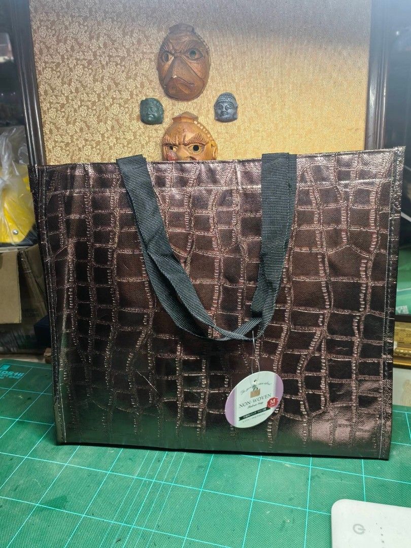 Tote Bag (Category: Tote Bags) located in Cebu City. Submitted by dudes_villanueva (Listing ID 1463138396, Image 1). Description: Tote Bag Brand New Size: L14in x W12.