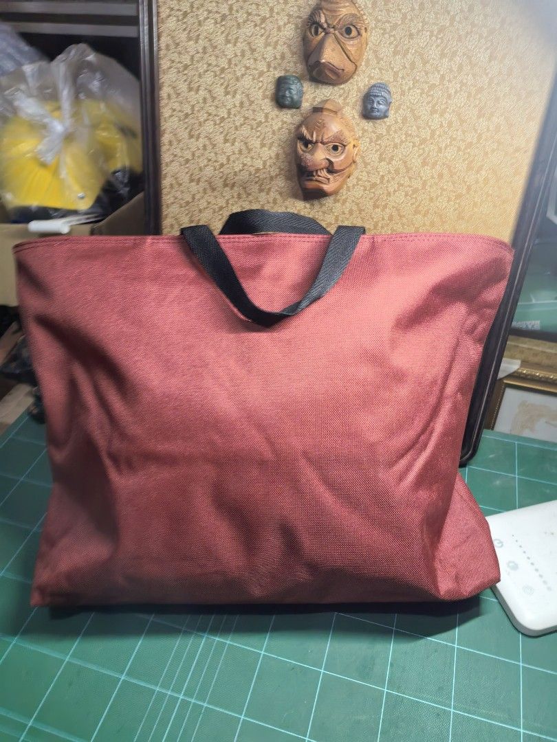 Tote Bag (Category: Tote Bags) located in Cebu City. Submitted by dudes_villanueva (Listing ID 1463139489, Image 3). Description: Tote Bag - Misdo Club Red In excellent condition Size: L15in x W4in x H12in.